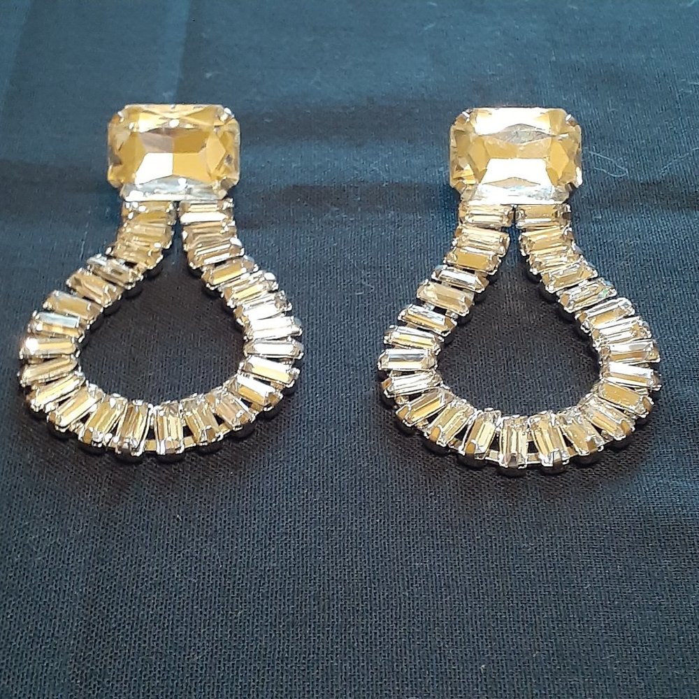 Clear Glass Hollow Teardrop Earrings